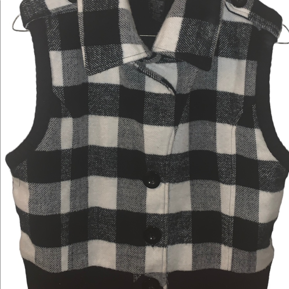 Sweater Project Plaid Vest Juniors Size XL Black and White / Soft & Warm
